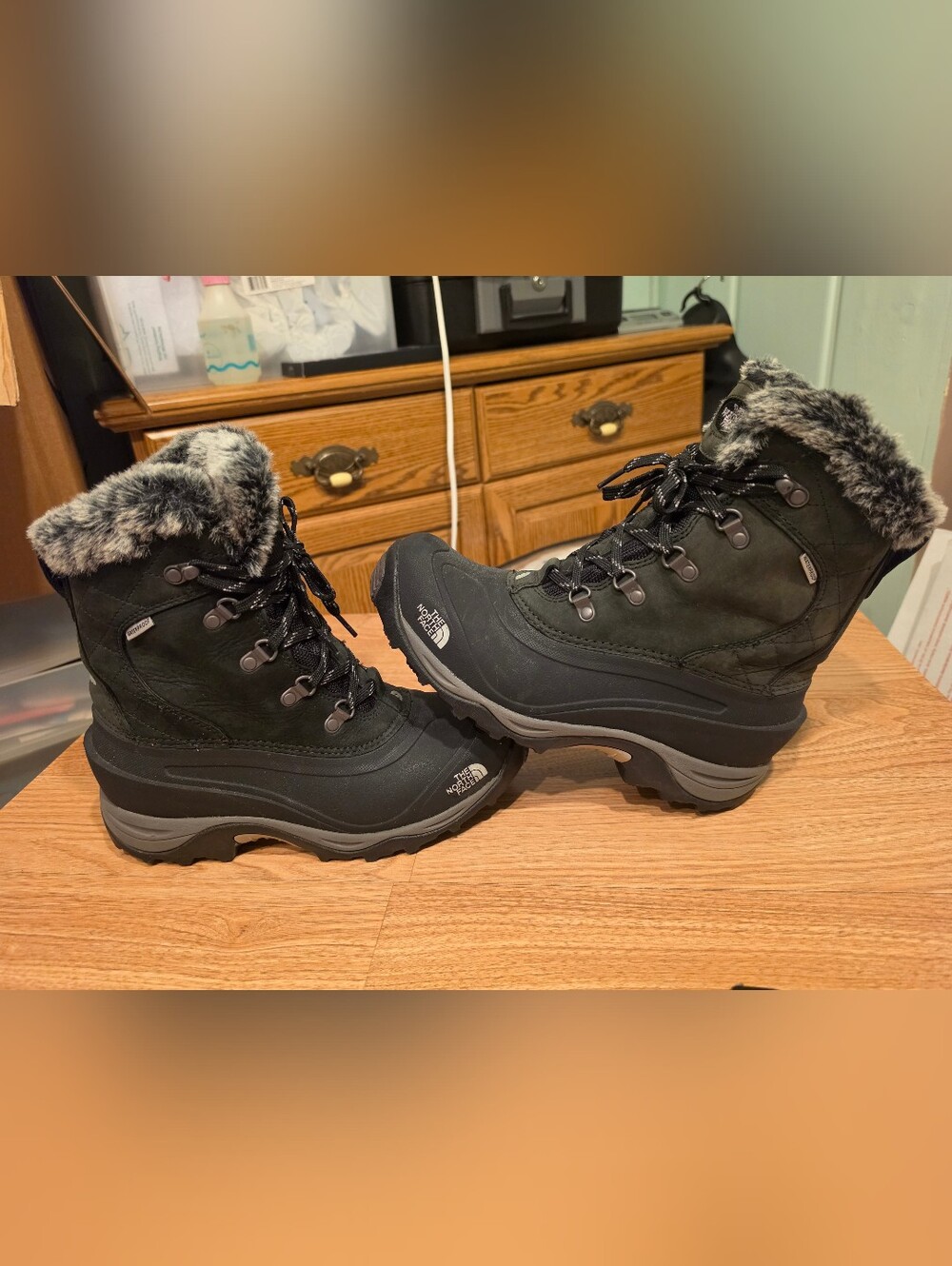 Like New North Face Women's Black Faux-Fur Trim Winter Boots